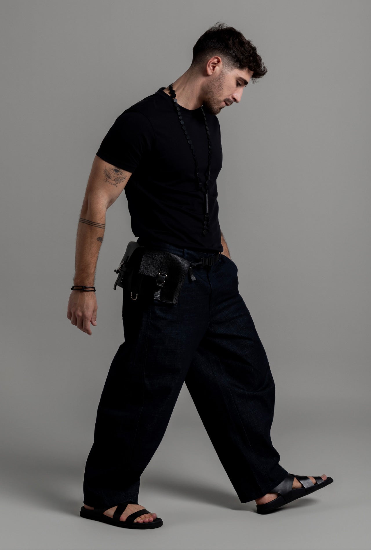 Men’s essential t-shirt side view