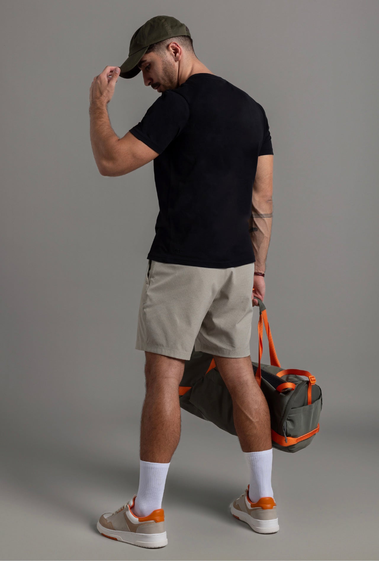 Back view men’s essential t-shirt