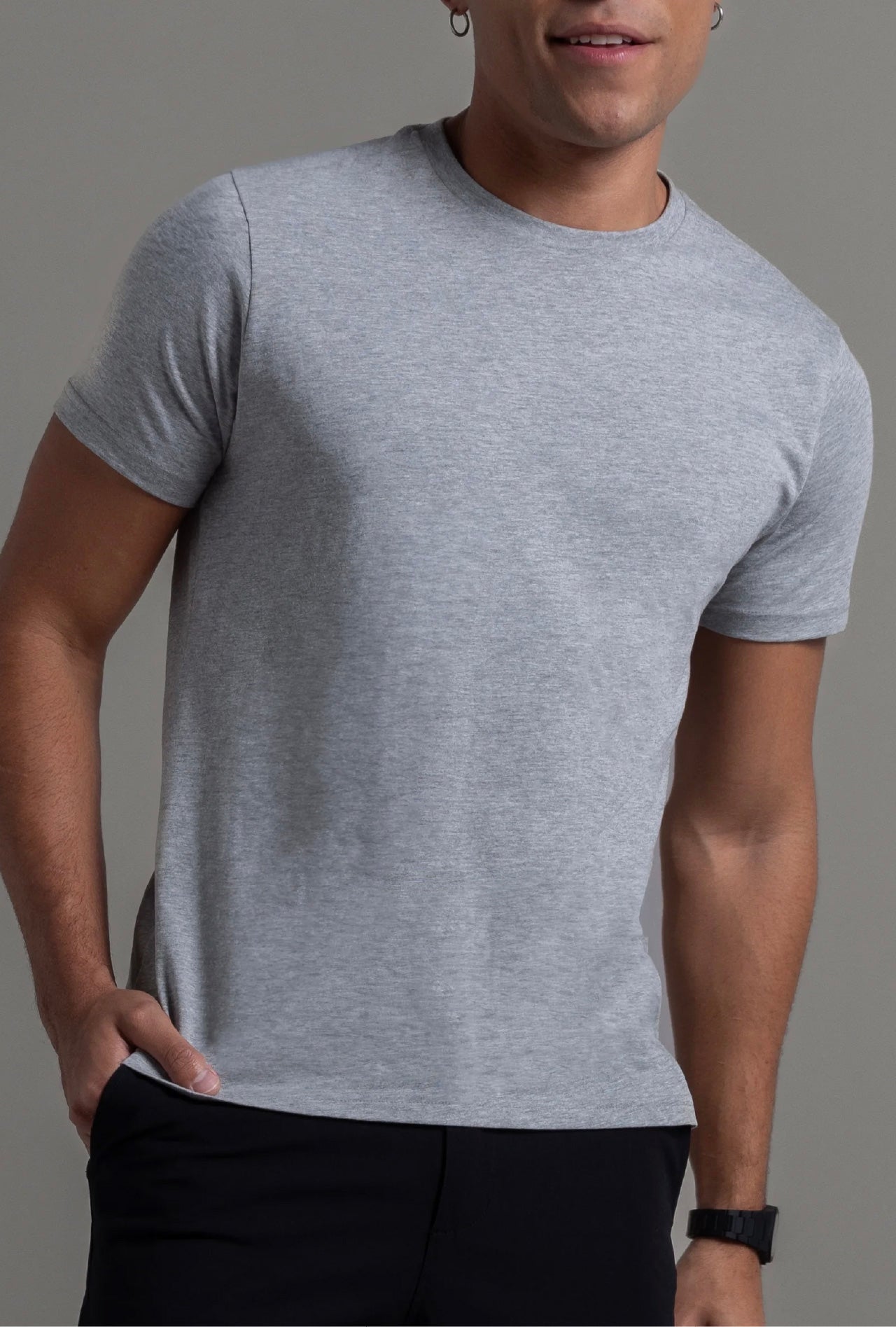 Close-up neckline essential t-shirt