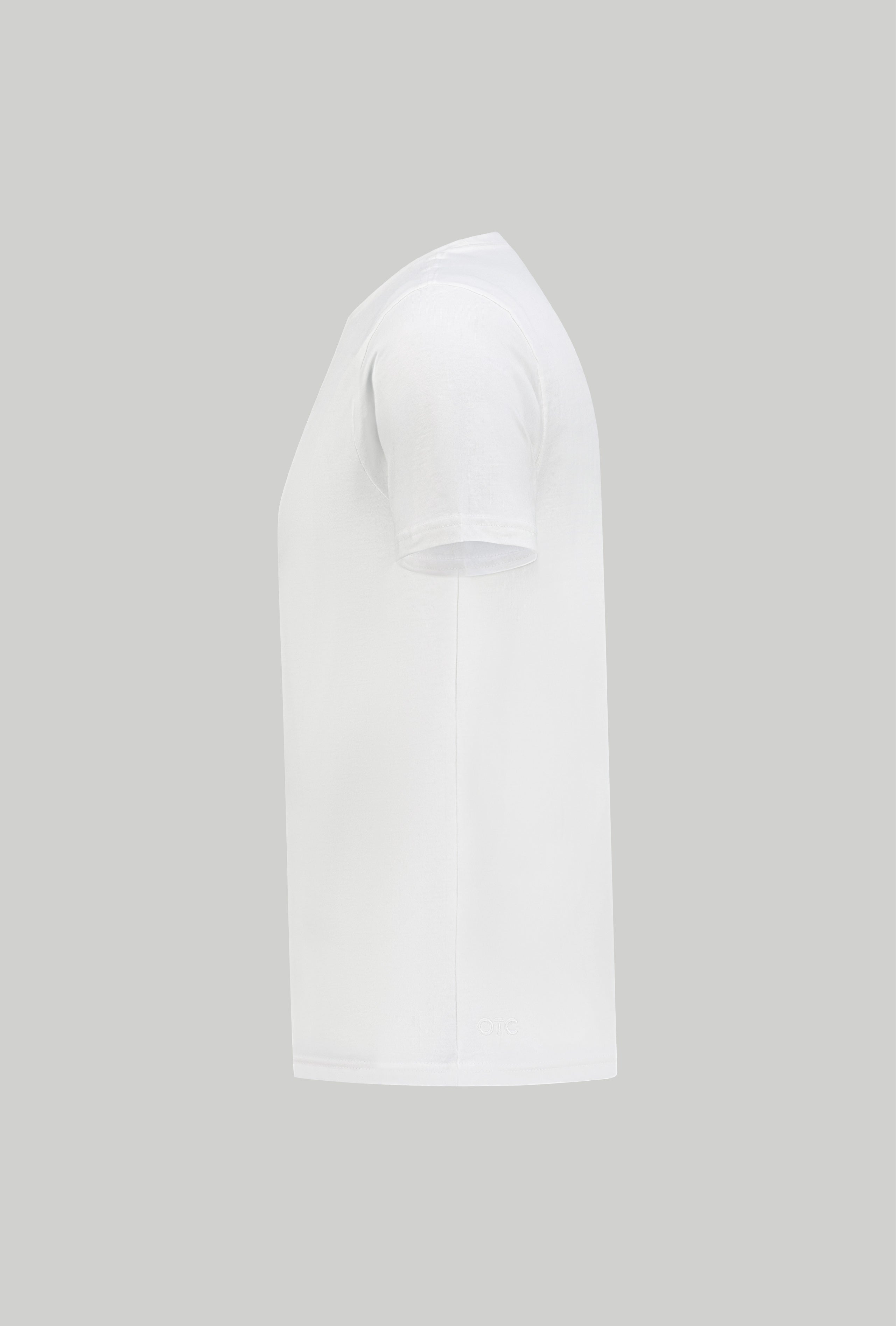 Men’s off white tee side pose